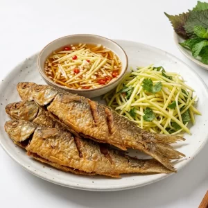 Cá đối lá chiên giòn mắm xoài