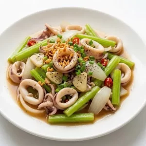 Mực xào hành cần