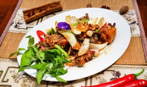 com-trua-nha-trang-cho-dan