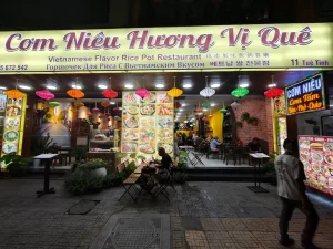 an-gi-buoi-trua-o-nha-trang