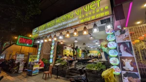 com-trua-gan-trung-tam